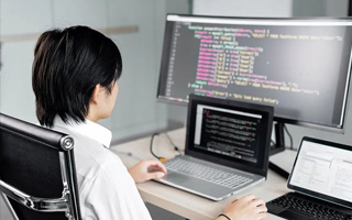 克孜勒苏柯尔克孜 ,php声明和调用变量的符号是什么？